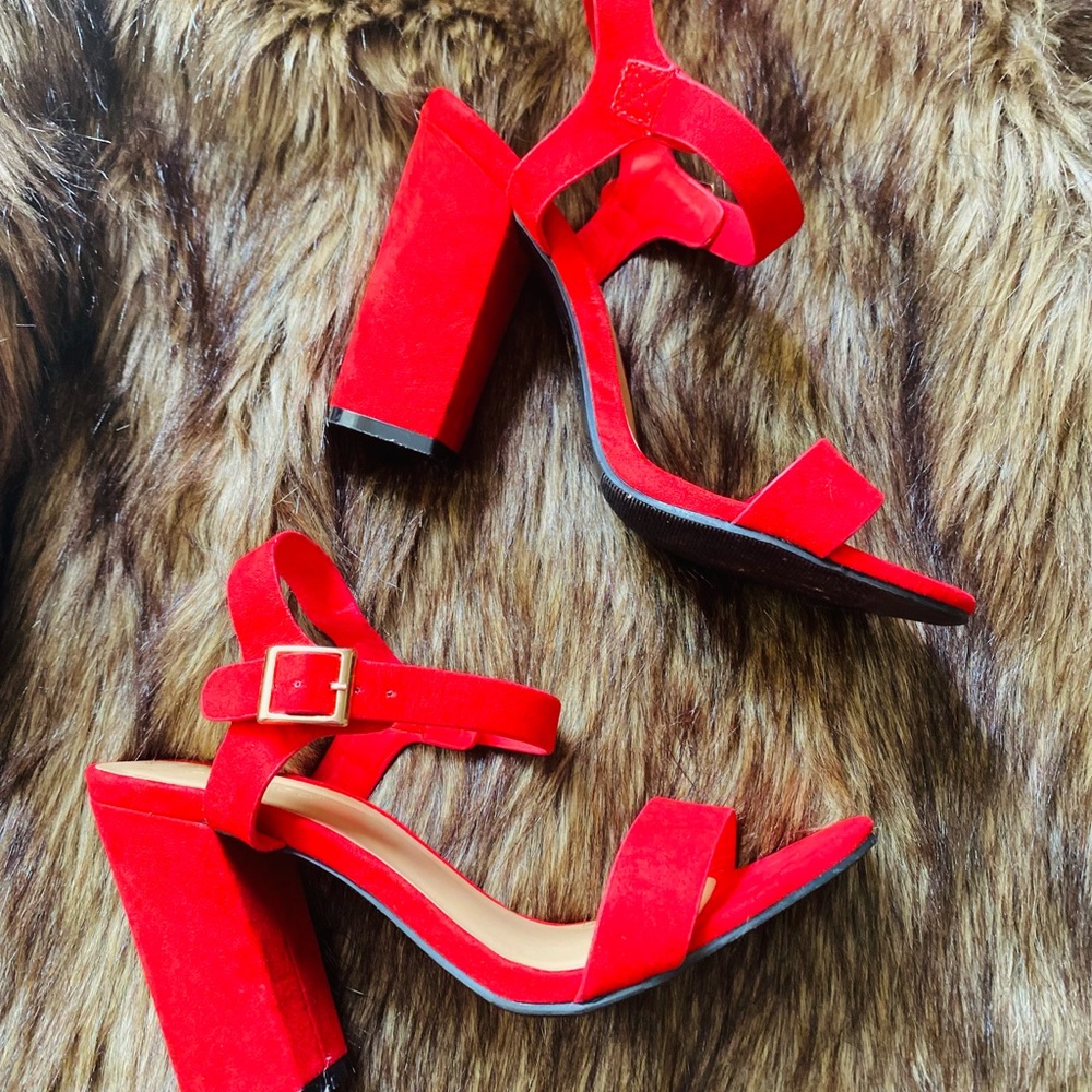 Red velvet heels size 8. Used once! Very comfortable.
